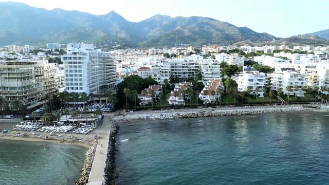 2 slaapkamer Appartement te koop in Marbella met zwembad garage - € 1.250.000 (Ref: 9169695)