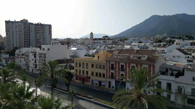 2 slaapkamer Appartement te koop in Marbella met zwembad garage - € 1.250.000 (Ref: 9169695)