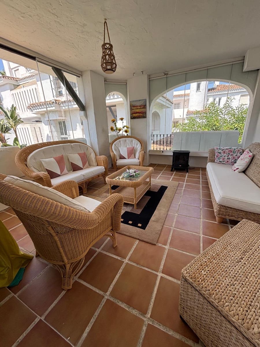 2 bedroom Apartment for rent in Marbella with pool - € 1,850 (Ref: 9183824)