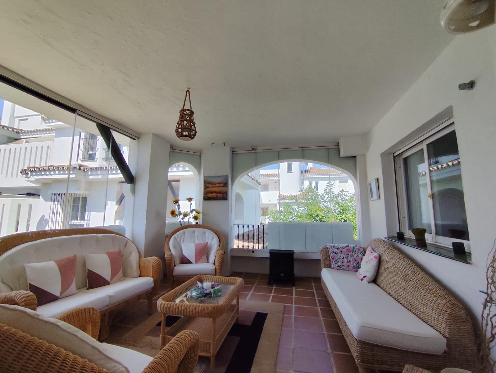 2 bedroom Apartment for rent in Marbella with pool - € 1,850 (Ref: 9183824)