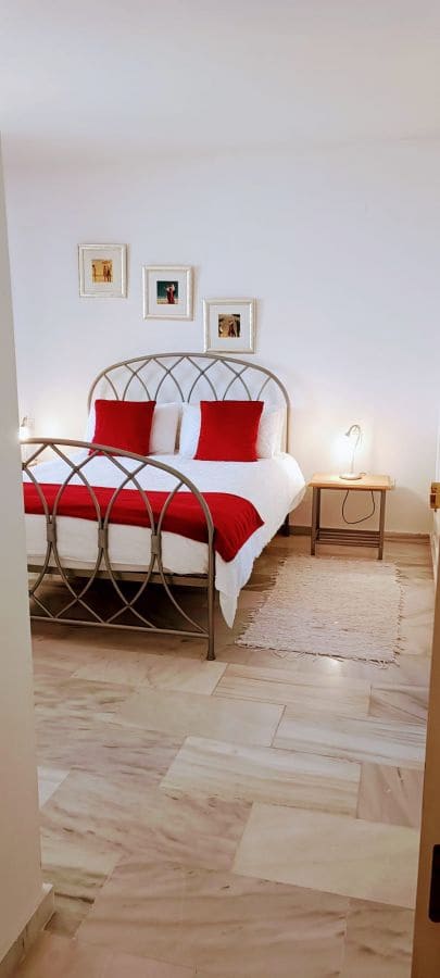 2 bedroom Apartment for rent in Marbella with pool garage - € 1,850 (Ref: 9183824)