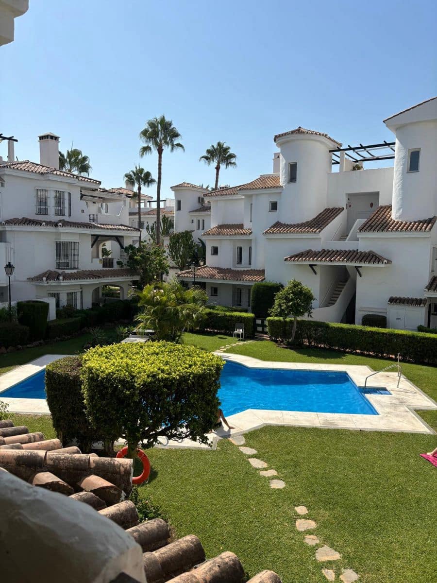 2 bedroom Apartment for rent in Marbella with pool garage - € 1,850 (Ref: 9183824)