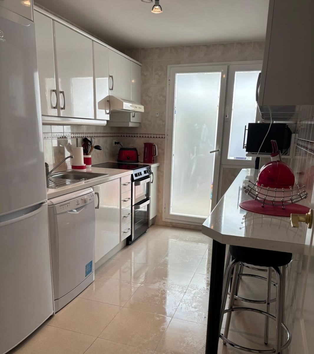 2 bedroom Apartment for rent in Marbella with pool garage - € 1,850 (Ref: 9183824)