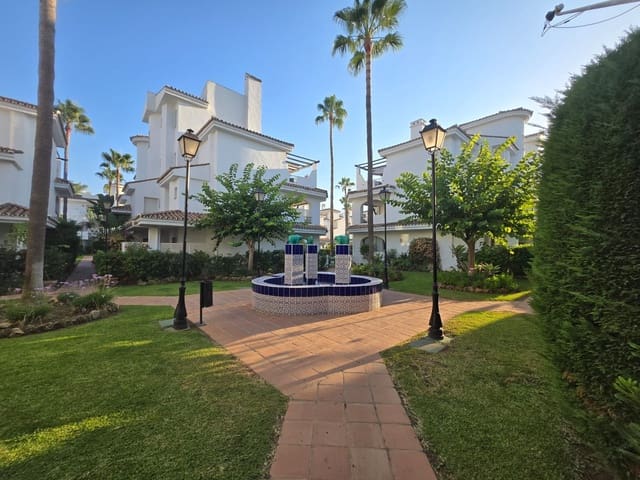 Appartement de 2 chambres à louer à Marbella avec piscine garage - 1 850 € (Ref: 9183824)