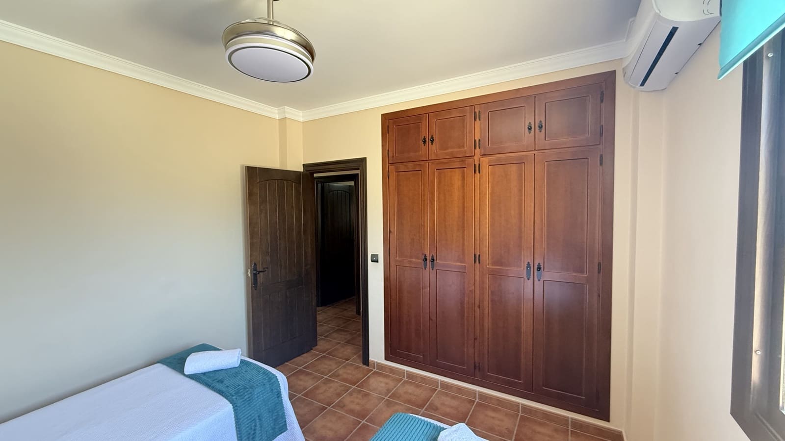 4 bedroom Villa for sale in Valle de Abdalajis with pool - € 570,000 (Ref: 9187155)