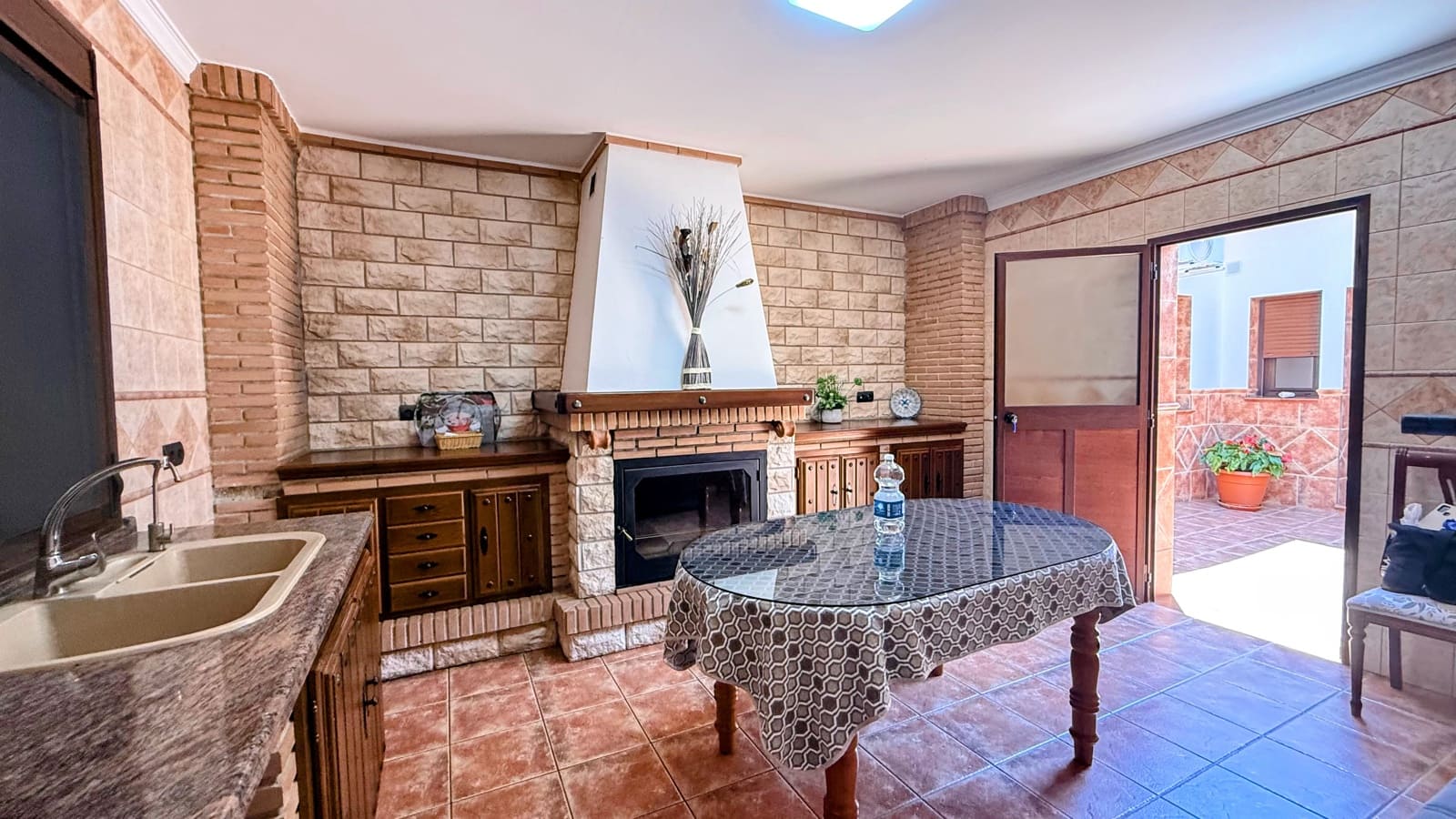 4 bedroom Villa for sale in Valle de Abdalajis with pool - € 570,000 (Ref: 9187155)