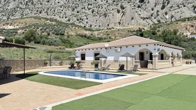 4 slaapkamer Villa te koop in Valle de Abdalajís met zwembad - € 570.000 (Ref: 9187155)