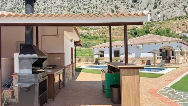 4 bedroom Villa for sale in Valle de Abdalajís with pool - € 570,000 (Ref: 9187155)