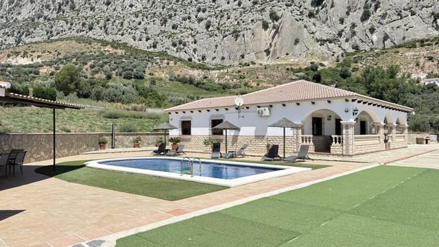 4 bedroom Villa for sale in Valle de Abdalajís with pool - € 570,000 (Ref: 9187155)
