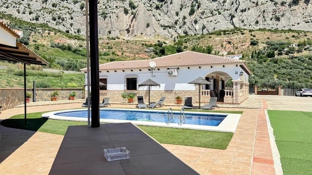 4 bedroom Villa for sale in Valle de Abdalajís with pool - € 570,000 (Ref: 9187155)
