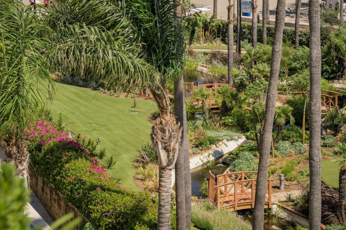 3 bedroom Penthouse for sale in Marbella with pool - € 5,950,000 (Ref: 9197909)