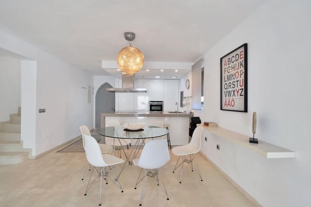 2 sypialnia Apartament do wynajęcia w Nueva Andalucia, Marbella z basenem garażem - 2 000 € (Ref: 9208489)