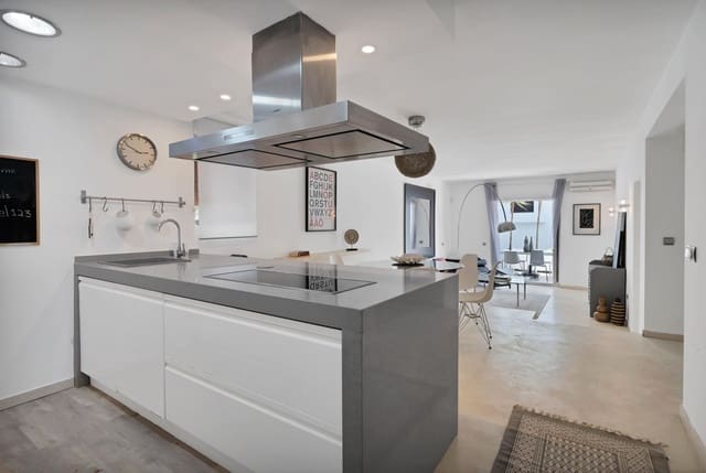 2 sypialnia Apartament do wynajęcia w Nueva Andalucia, Marbella z basenem garażem - 2 000 € (Ref: 9208489)