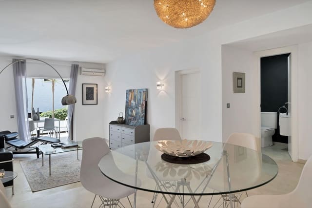 2 sypialnia Apartament do wynajęcia w Nueva Andalucia, Marbella z basenem garażem - 2 000 € (Ref: 9208489)
