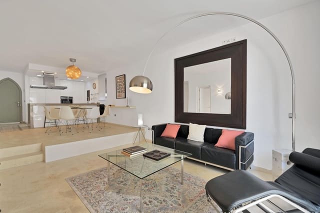 2 sypialnia Apartament do wynajęcia w Nueva Andalucia, Marbella z basenem garażem - 2 000 € (Ref: 9208489)