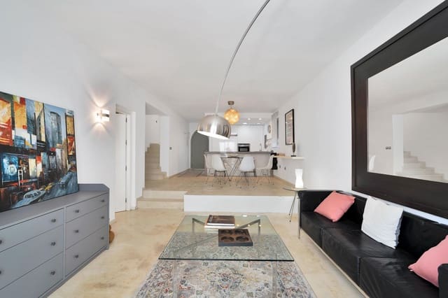 2 sypialnia Apartament do wynajęcia w Nueva Andalucia, Marbella z basenem garażem - 2 000 € (Ref: 9208489)
