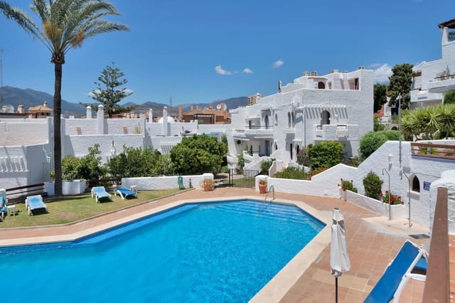 2 sypialnia Apartament do wynajęcia w Nueva Andalucia, Marbella z basenem garażem - 2 000 € (Ref: 9208489)