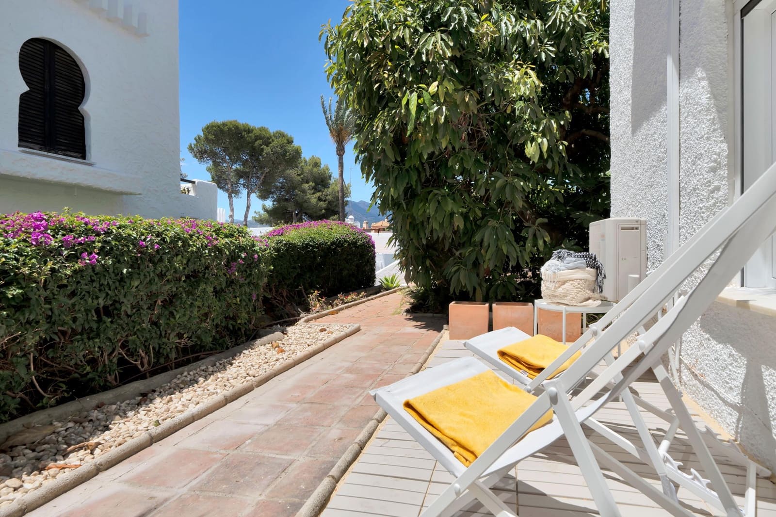 2 soveværelse Lejlighed til leje i Nueva Andalucia med swimmingpool garage - € 2.000 (Ref: 9208489)