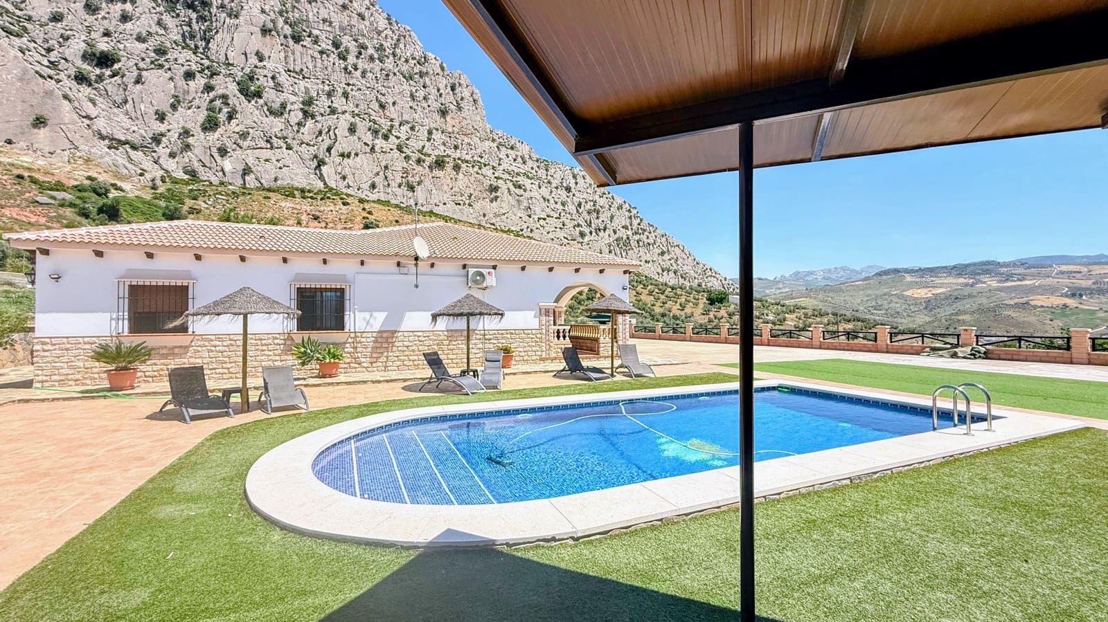 4 camera da letto Villa da affittare in Valle de Abdalajis con piscina - 1.800 € (Rif: 9226926)