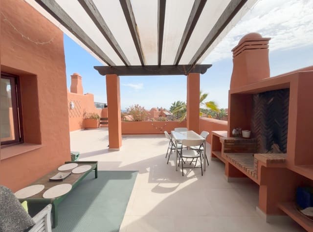 3 sypialnia Penthouse do wynajęcia w Marbella z basenem - 4 500 € (Ref: 9252286)