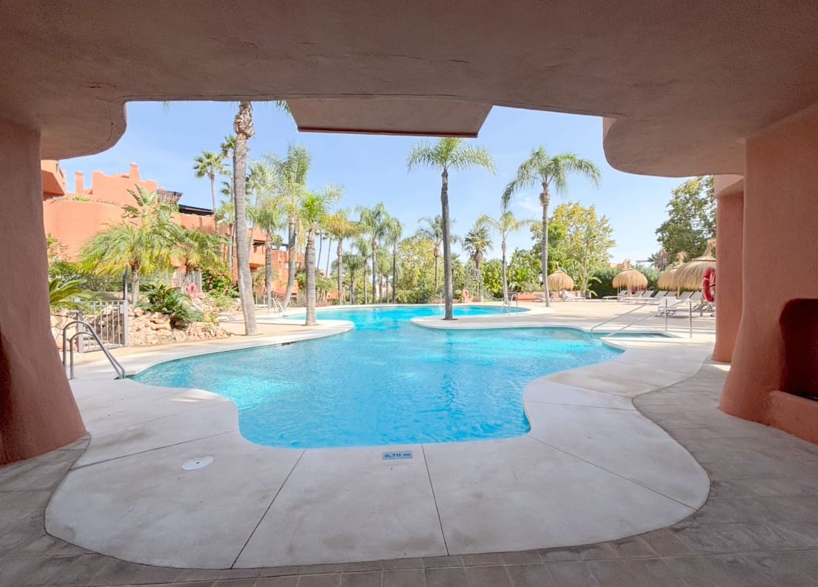 3 soveværelse Penthouse til leje i Marbella med swimmingpool - € 4.500 (Ref: 9252286)