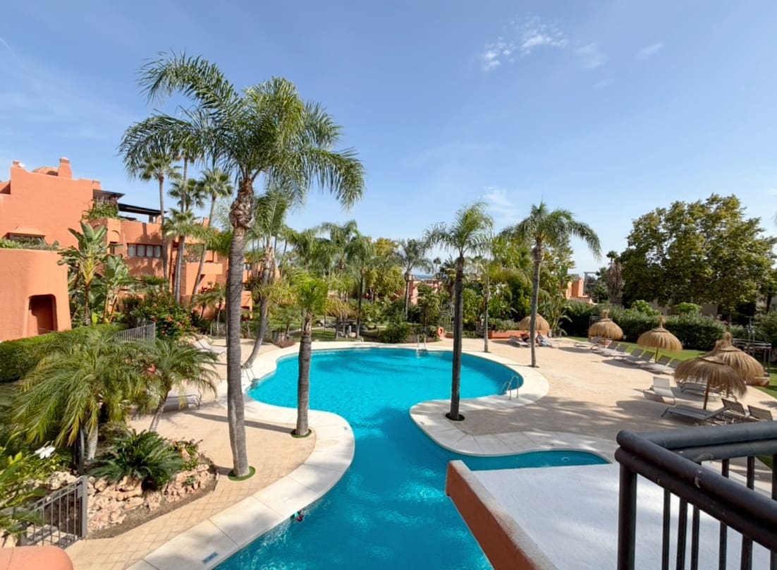 3 soveværelse Penthouse til leje i Marbella med swimmingpool - € 4.500 (Ref: 9252286)