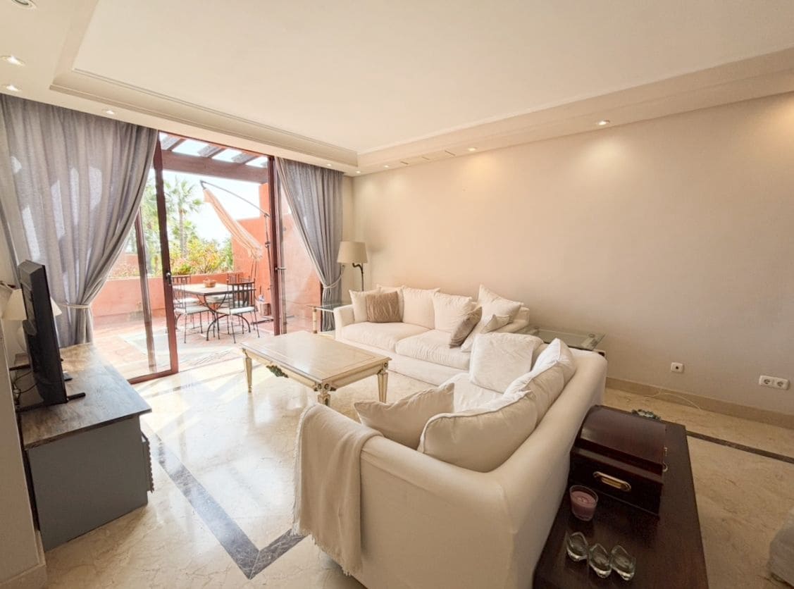 3 makuuhuone Kattohuoneisto vuokrattavana paikassa Marbella mukana uima-altaan 
autotalli - 4 500 € (Ref: 9252286)