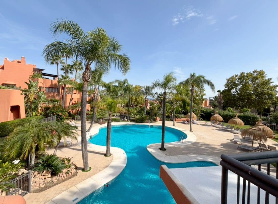 3 makuuhuone Kattohuoneisto vuokrattavana paikassa Marbella mukana uima-altaan 
autotalli - 4 500 € (Ref: 9252286)