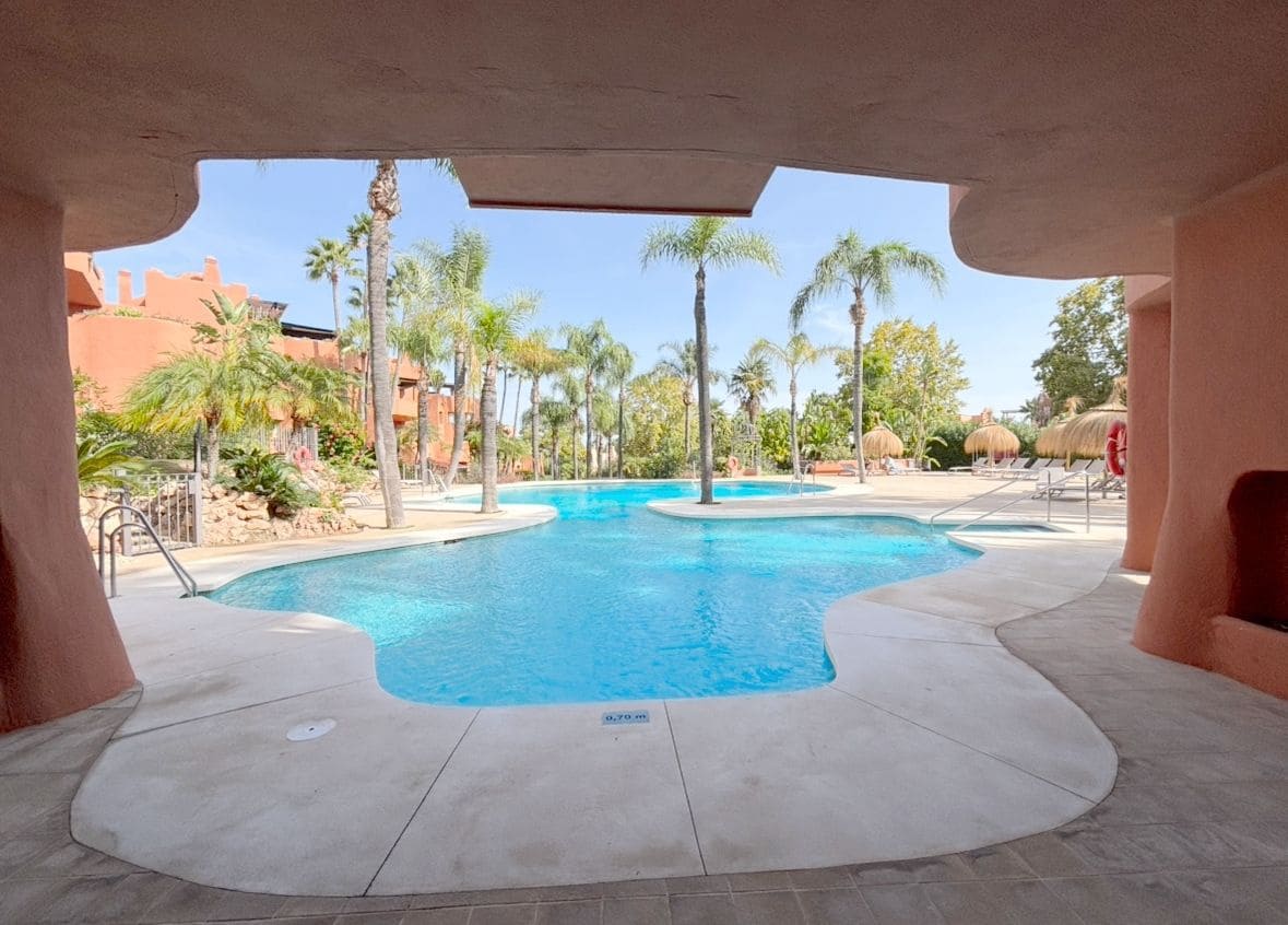 3 makuuhuone Kattohuoneisto vuokrattavana paikassa Marbella mukana uima-altaan 
autotalli - 4 500 € (Ref: 9252286)