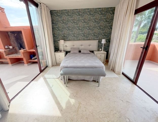 3 quarto Penthouse para arrendar em Marbella com piscina garagem - 4 500 € (Ref: 9252286)