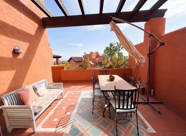 3 quarto Penthouse para arrendar em Marbella com piscina garagem - 4 500 € (Ref: 9252286)