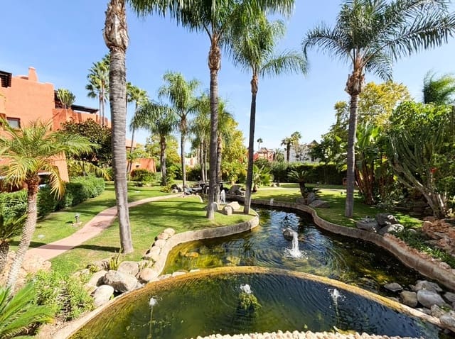 3 quarto Penthouse para arrendar em Marbella com piscina garagem - 4 500 € (Ref: 9252286)