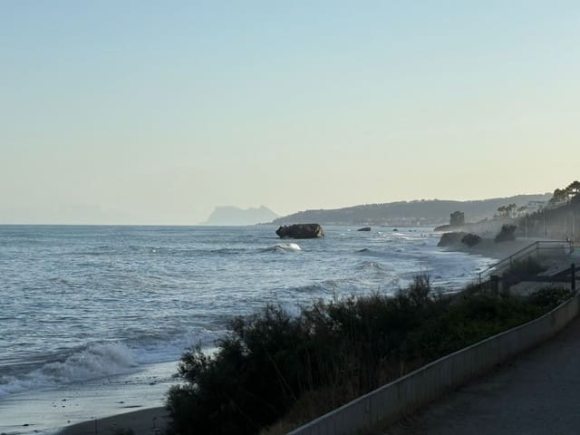 2 makuuhuone Asunto myytävänä paikassa Buenas Noches, Estepona mukana uima-altaan - 320 000 € (Ref: 9264357)