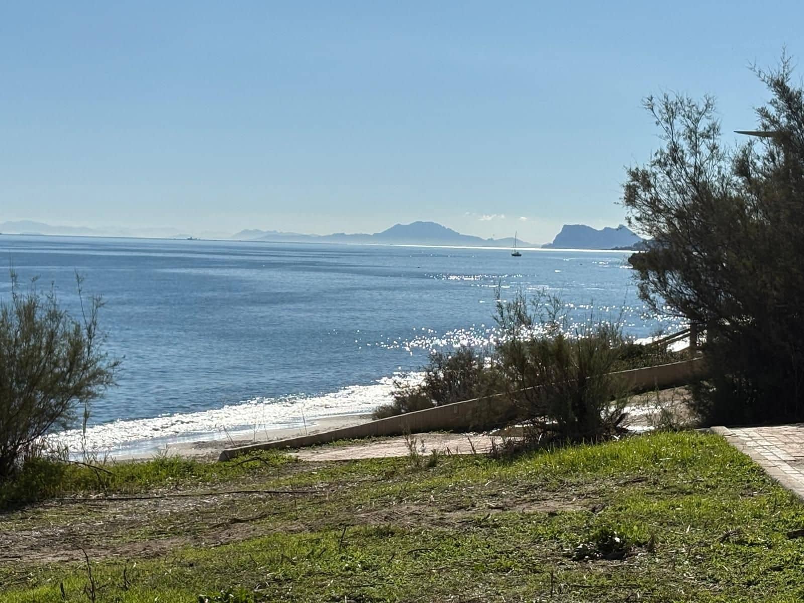 Piso de 2 habitaciones en Estepona en venta con piscina - 320.000 € (Ref: 9264357)