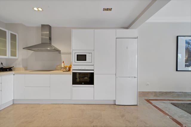 5 makuuhuone Paritalo vuokrattavana paikassa Santa Clara, Marbella mukana uima-altaan - 4 900 € (Ref: 9269969)