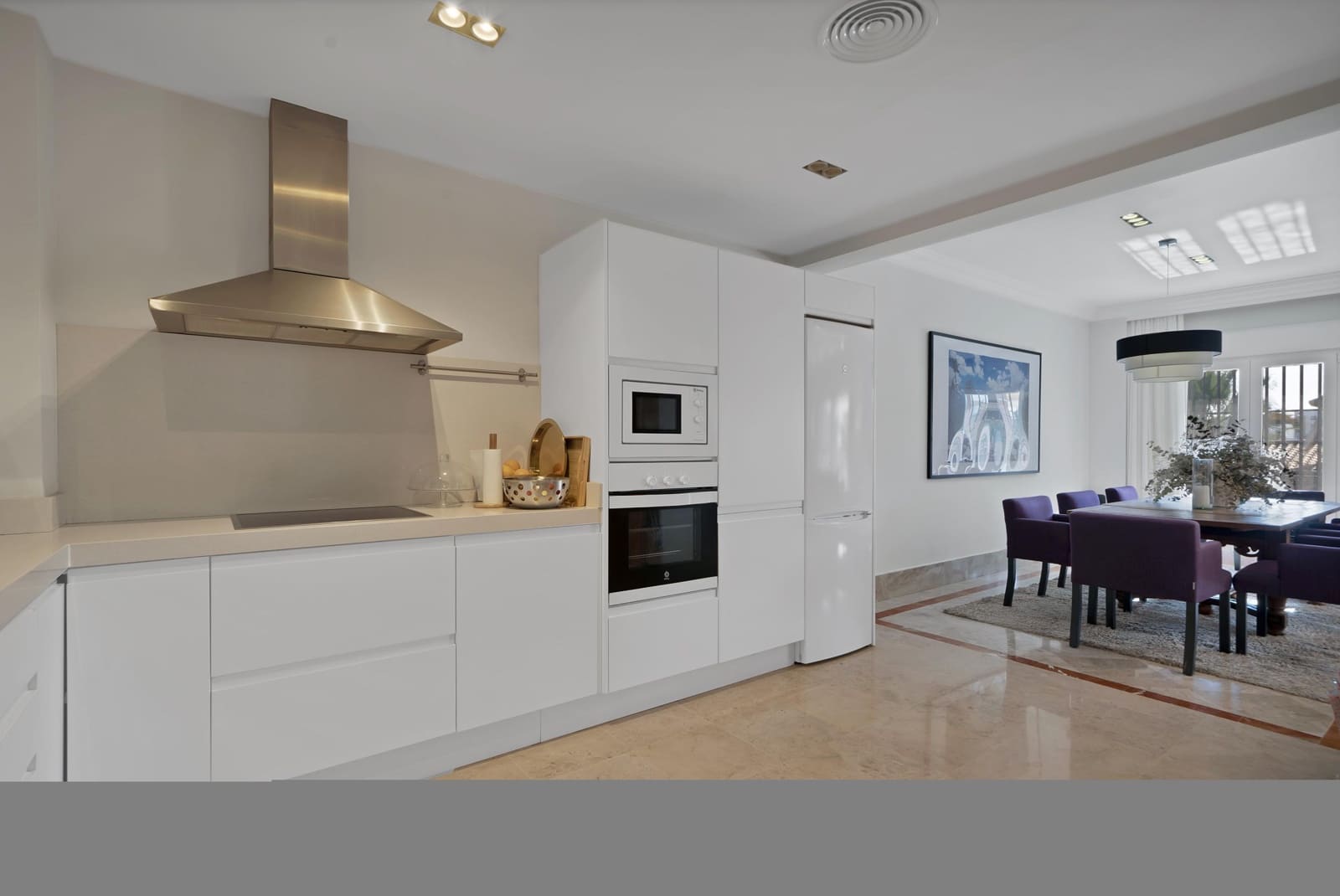 5 bedroom Semi-detached Villa for rent in Marbella with pool garage - € 4,900 (Ref: 9269969)