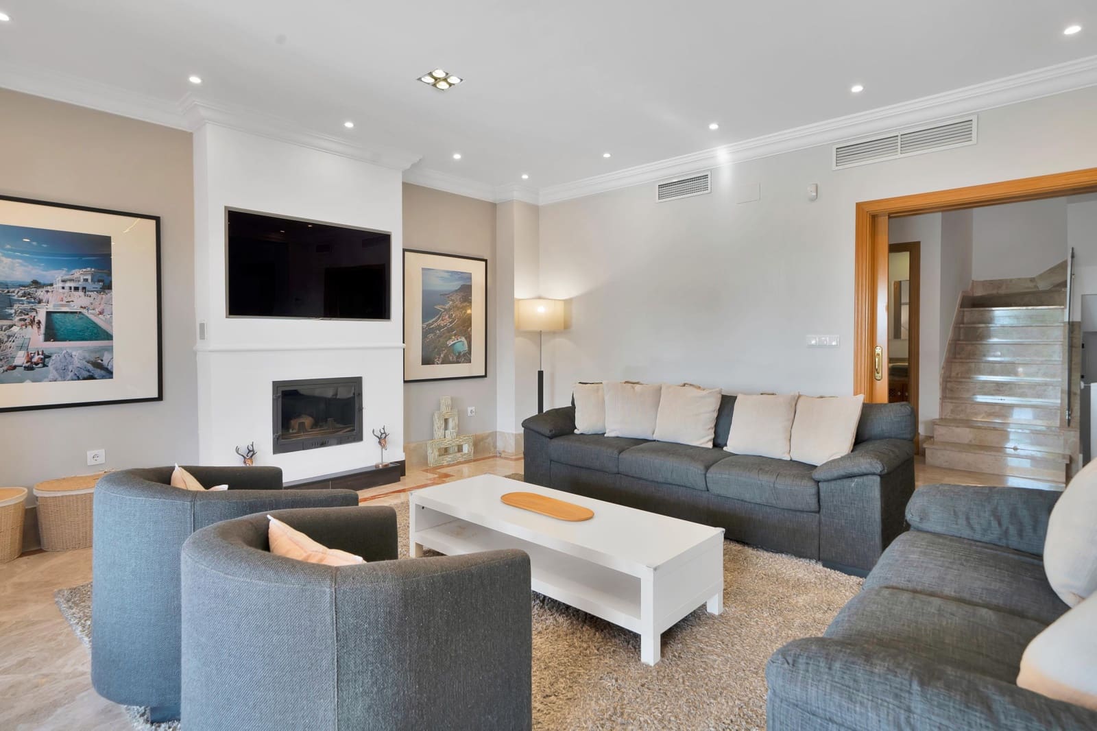 5 bedroom Semi-detached Villa for rent in Marbella with pool garage - € 4,900 (Ref: 9269969)