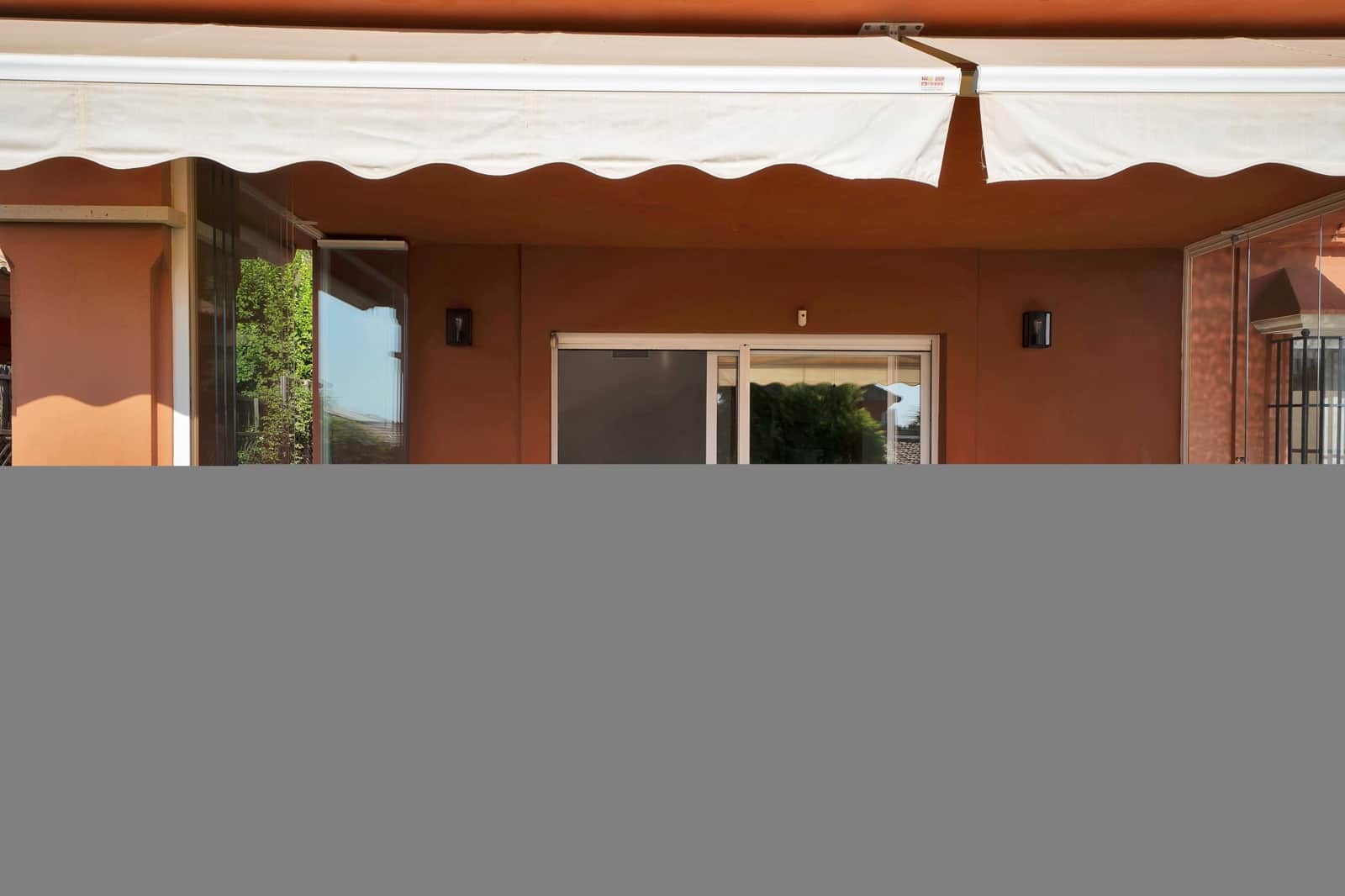 5 bedroom Semi-detached Villa for rent in Marbella with pool garage - € 4,900 (Ref: 9269969)
