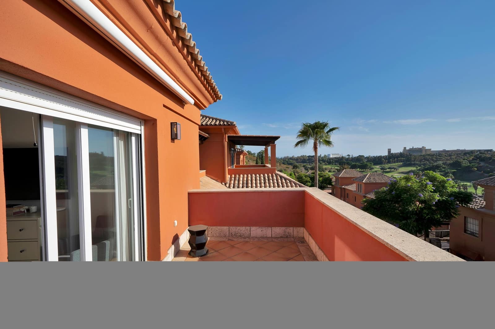 5 bedroom Semi-detached Villa for rent in Marbella with pool garage - € 4,900 (Ref: 9269969)