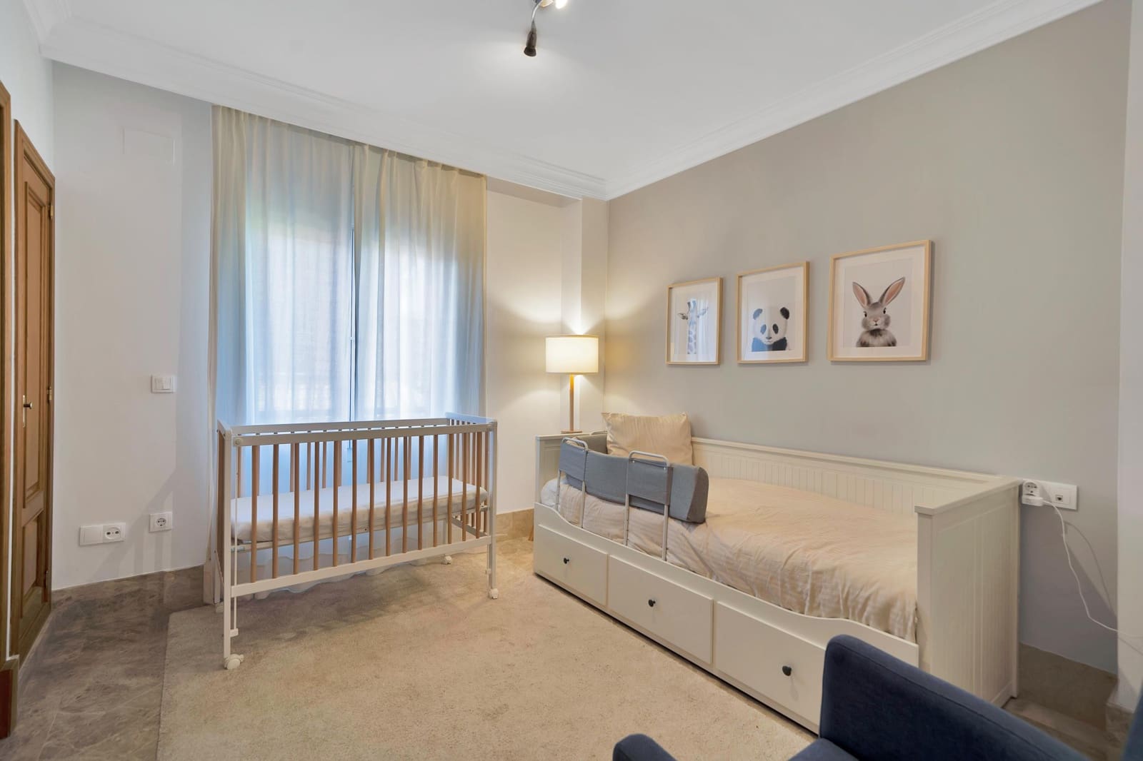 5 bedroom Semi-detached Villa for rent in Marbella with pool garage - € 4,900 (Ref: 9269969)