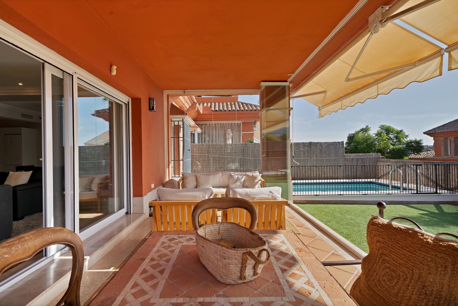 5 bedroom Semi-detached Villa for rent in Marbella with pool garage - € 4,900 (Ref: 9269969)