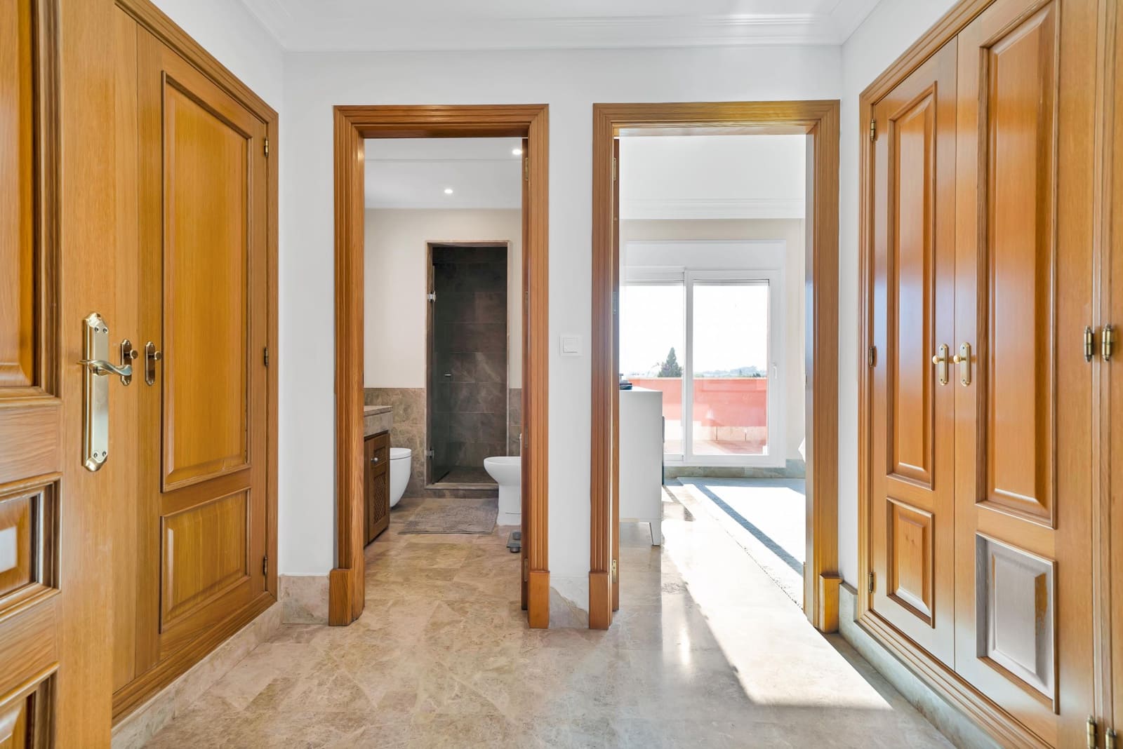 5 bedroom Semi-detached Villa for rent in Marbella with pool garage - € 4,900 (Ref: 9269969)