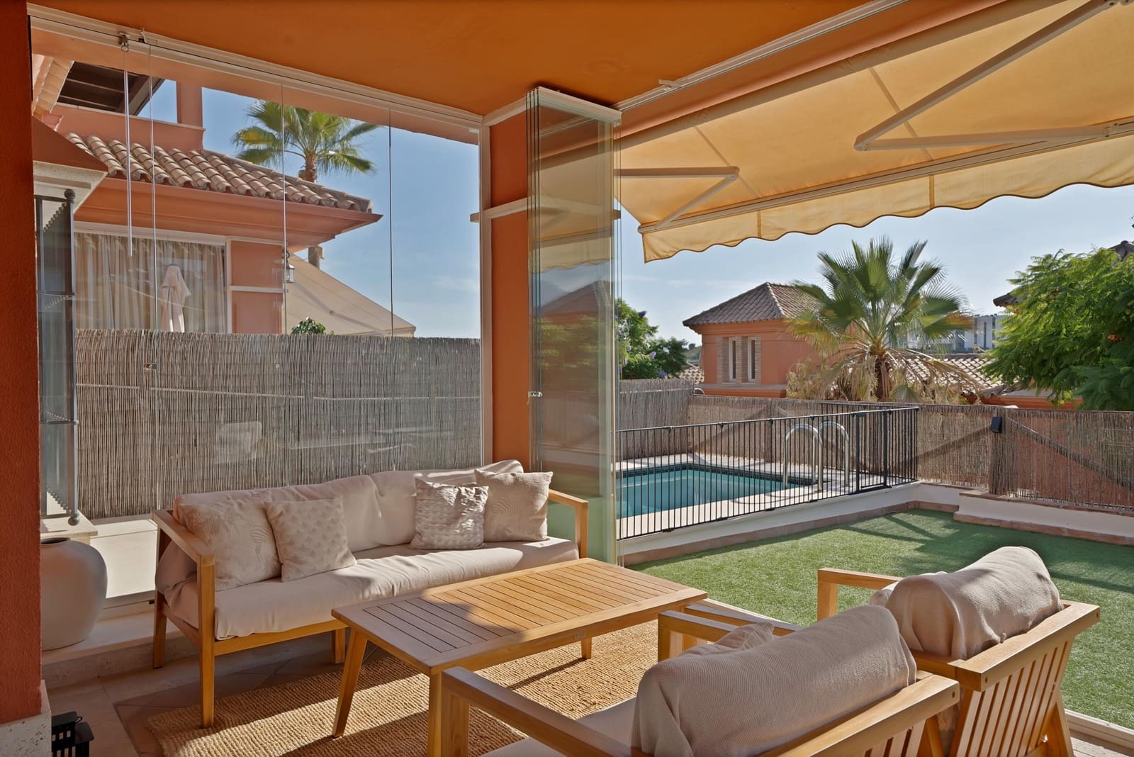 5 bedroom Semi-detached Villa for rent in Marbella with pool garage - € 4,900 (Ref: 9269969)
