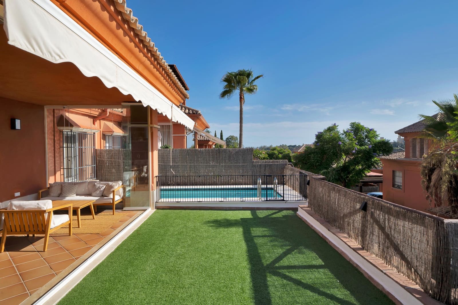 5 bedroom Semi-detached Villa for rent in Marbella with pool garage - € 4,900 (Ref: 9269969)