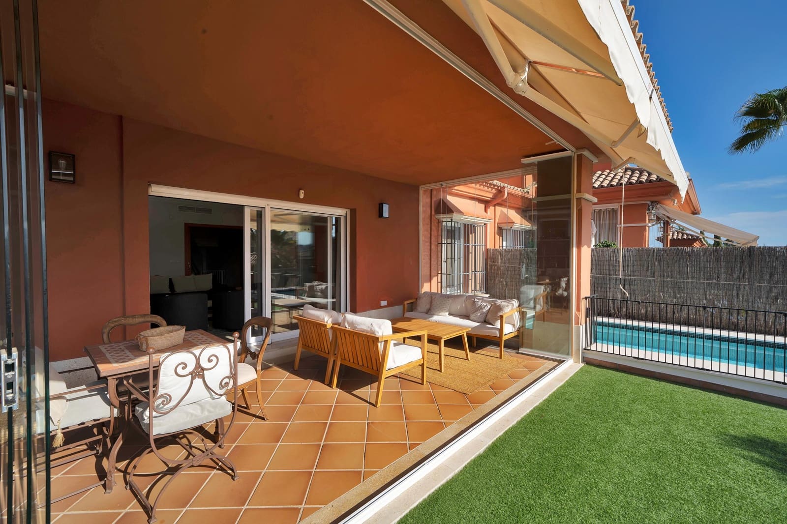 5 bedroom Semi-detached Villa for rent in Marbella with pool garage - € 4,900 (Ref: 9269969)