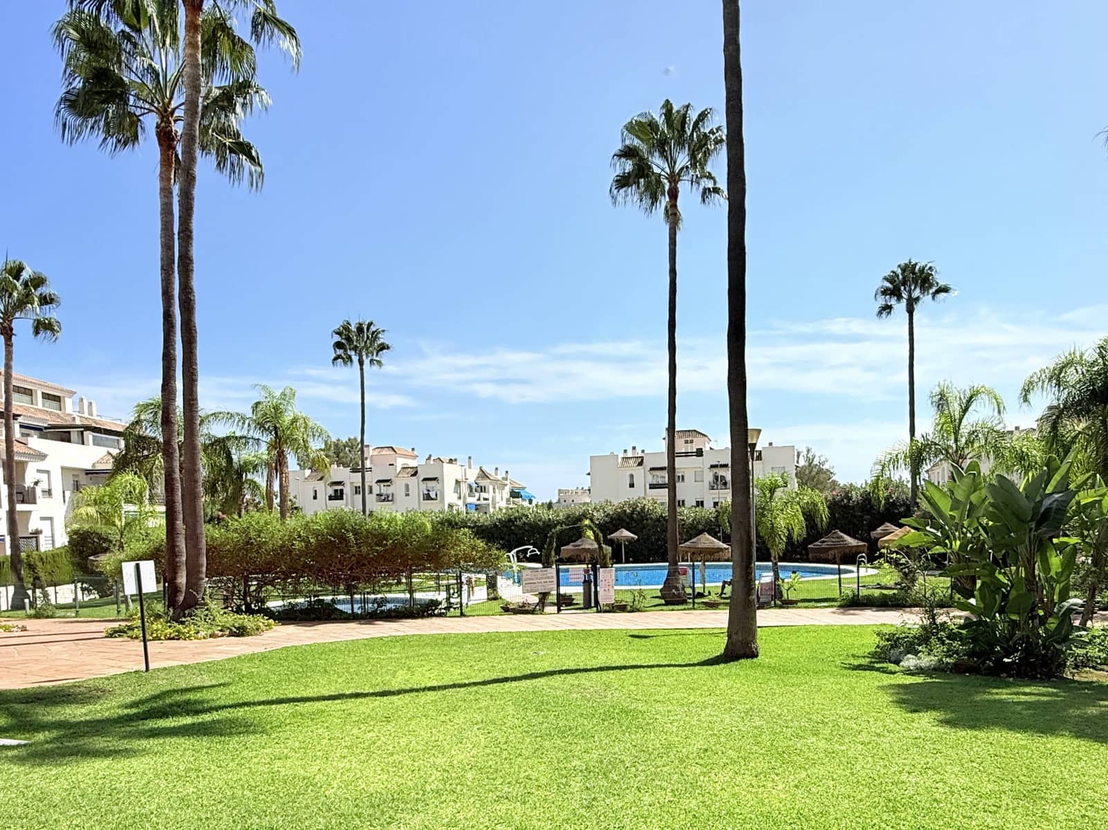 3 bedroom Apartment for sale in Puerto Banus with pool - € 430,000 (Ref: 9272475)
