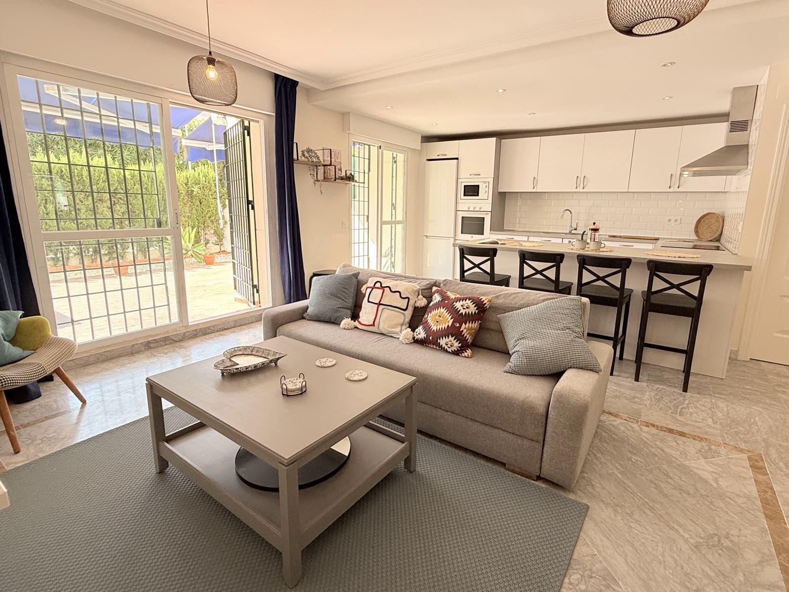 3 bedroom Apartment for sale in Puerto Banus with pool - € 430,000 (Ref: 9272475)