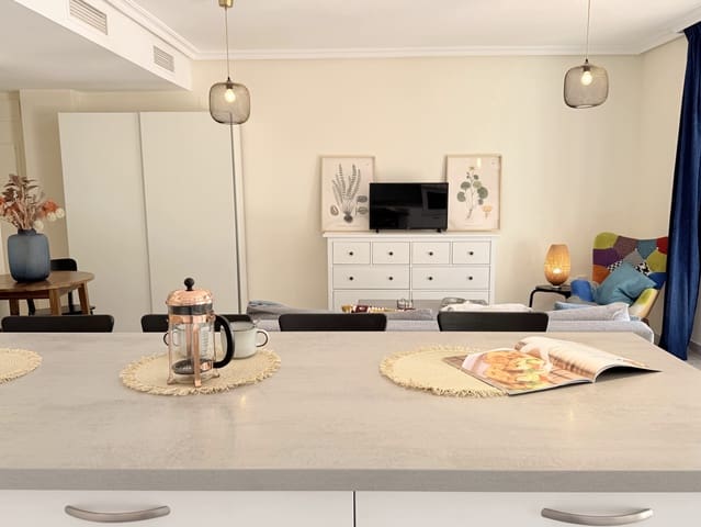 3 bedroom Apartment for sale in Puerto Banus, Marbella with pool - € 430,000 (Ref: 9272475)