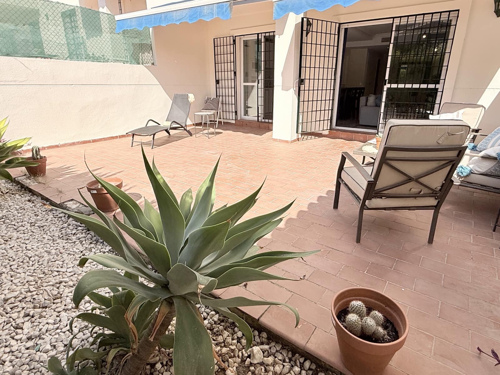 3 bedroom Apartment for sale in Puerto Banus with pool - € 430,000 (Ref: 9272475)