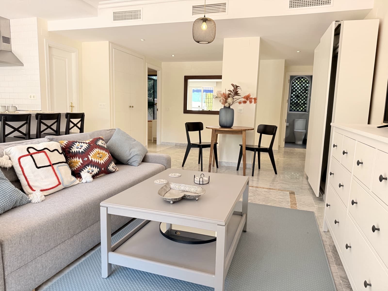 3 bedroom Apartment for sale in Puerto Banus with pool - € 430,000 (Ref: 9272475)